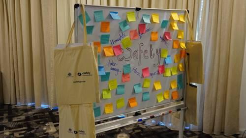eSafety post-its